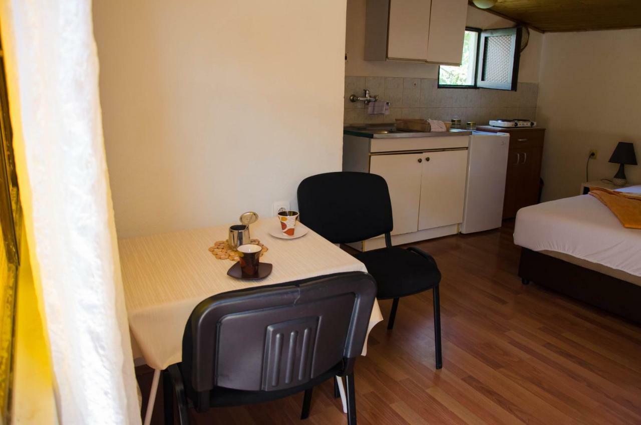 Studio-Apartman Milena Podgorica Exterior photo